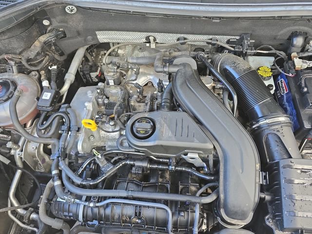 Used 2022 Volkswagen Taos SE FWD image 17