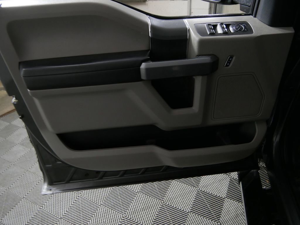 Used 2018 Ford F150 XLT w/ Equipment Group 302A Luxury image 13