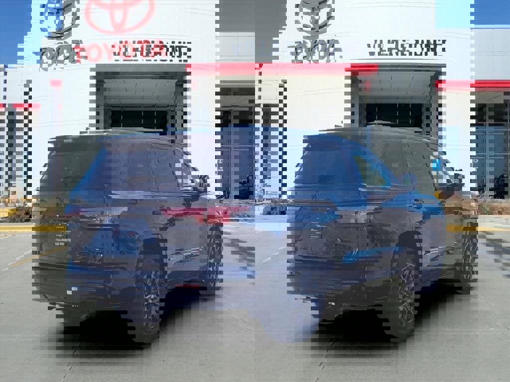 New 2026 Toyota Sequoia Platinum image 7