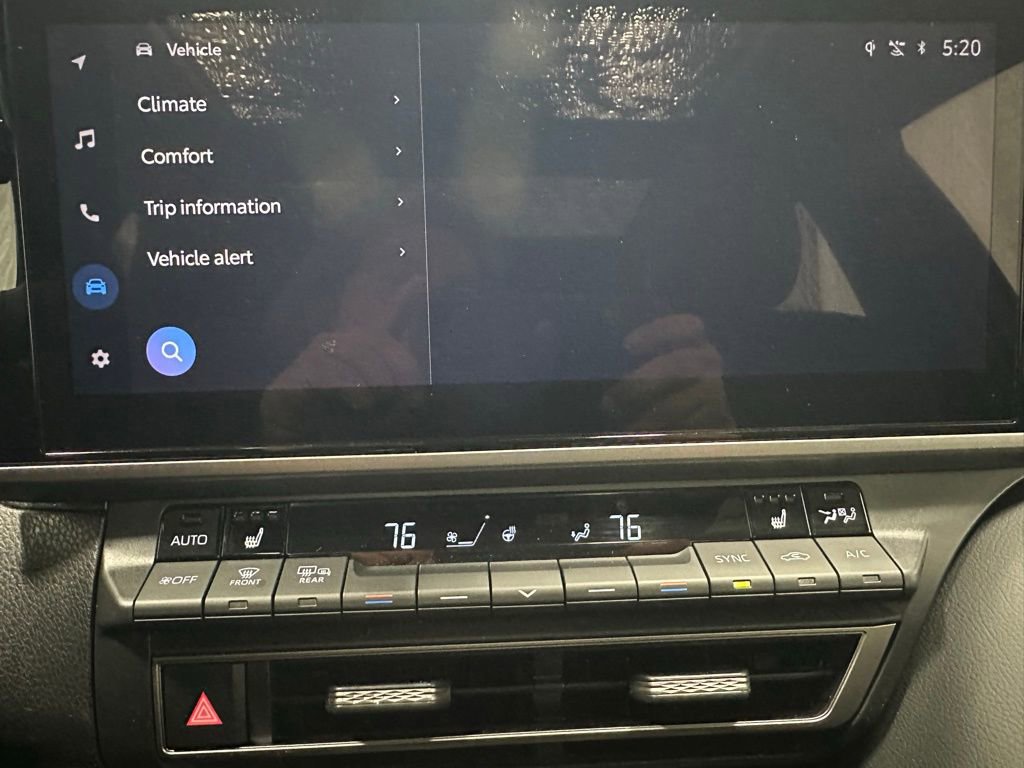 Used 2025 Toyota Camry XSE image 30