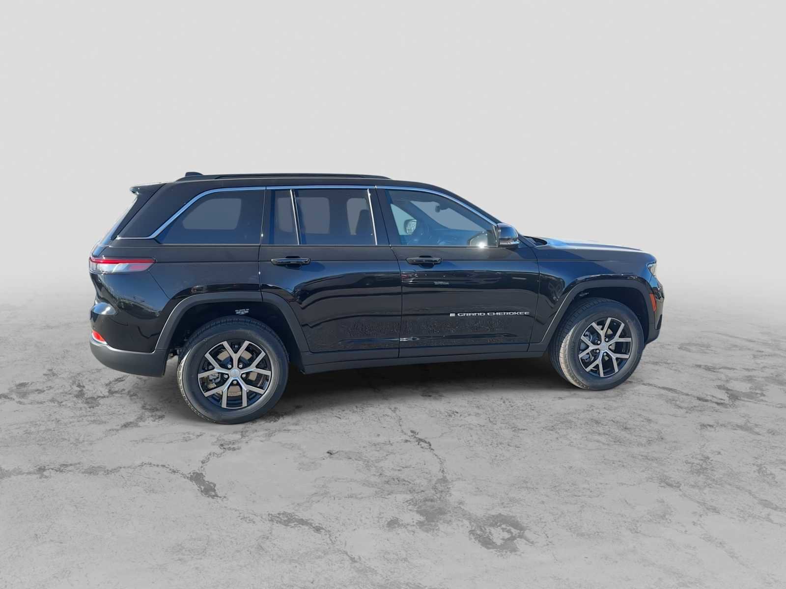 New 2025 Jeep Grand Cherokee Limited image 9