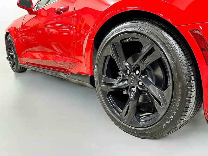 Used 2022 Chevrolet Camaro LT RWD image 31