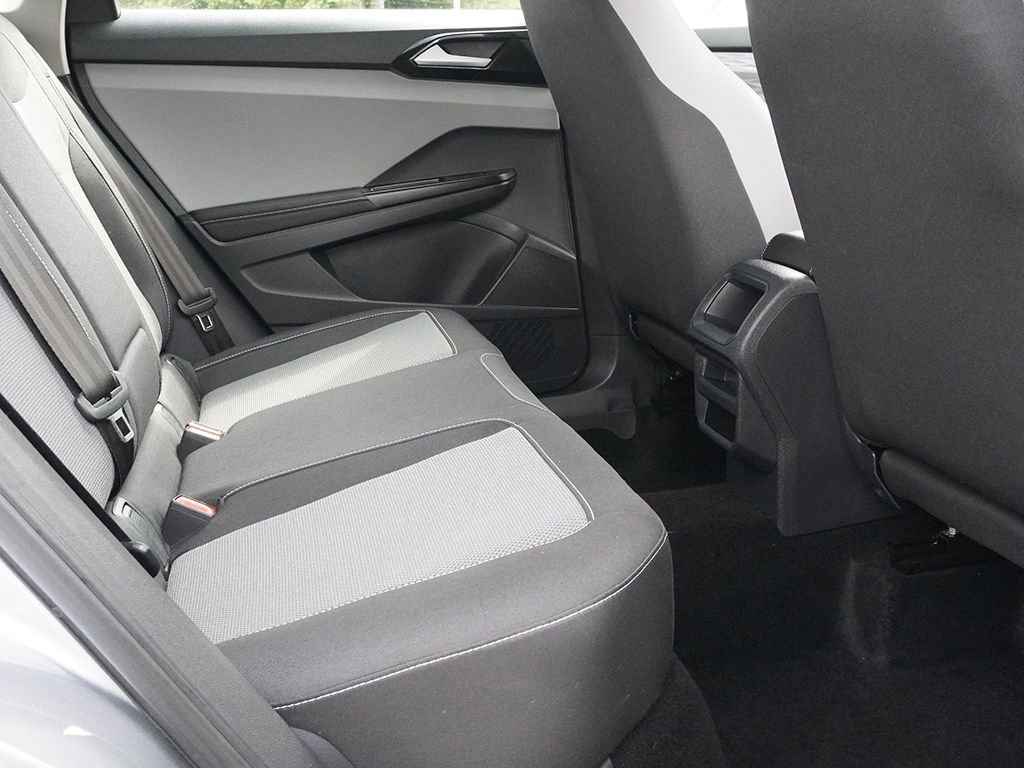 Used 2024 Volkswagen Taos S FWD image 32