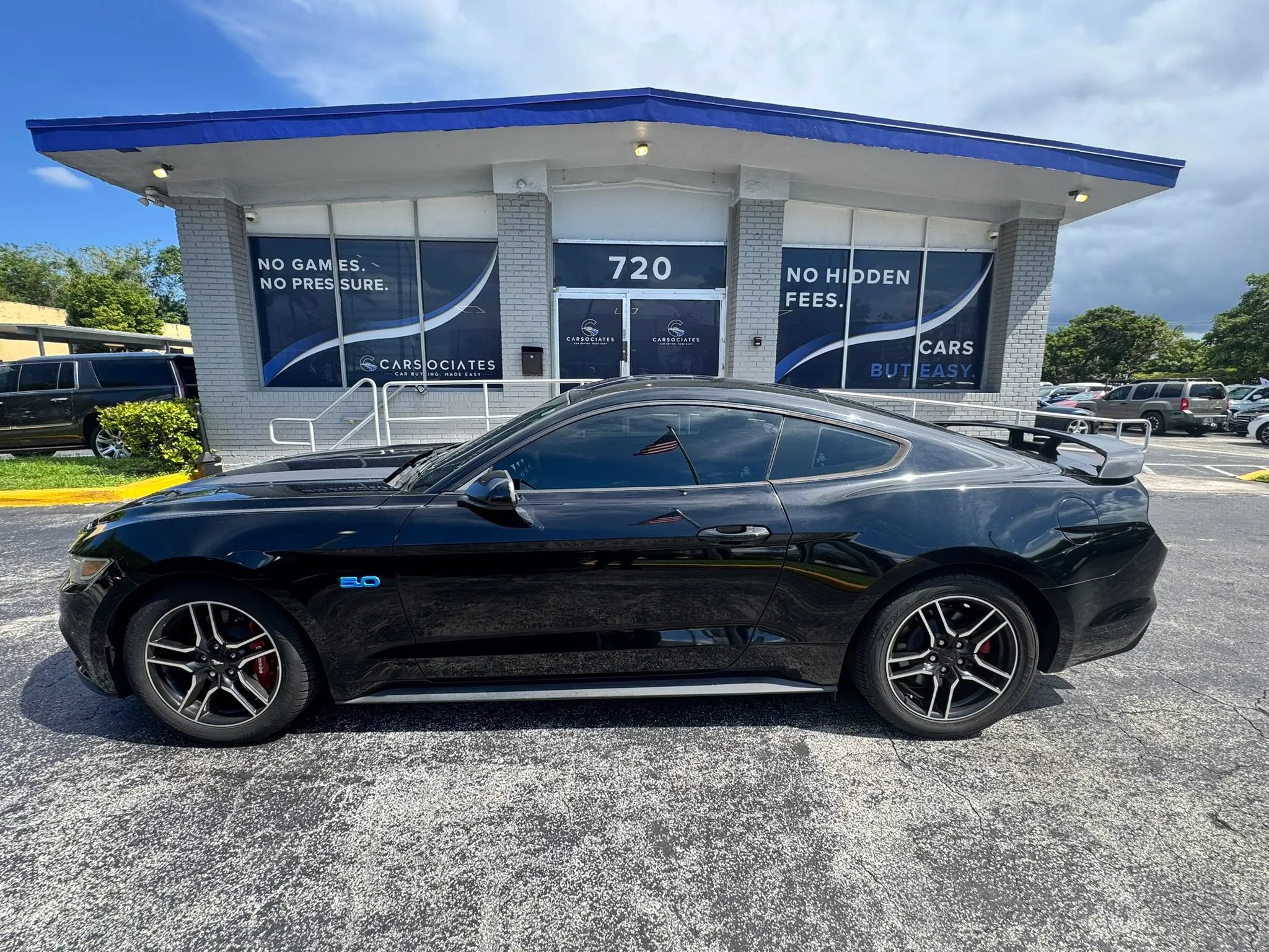 Used 2015 Ford Mustang GT RWD image 8
