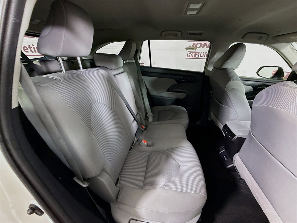 Certified 2020 Toyota Highlander LE image 33