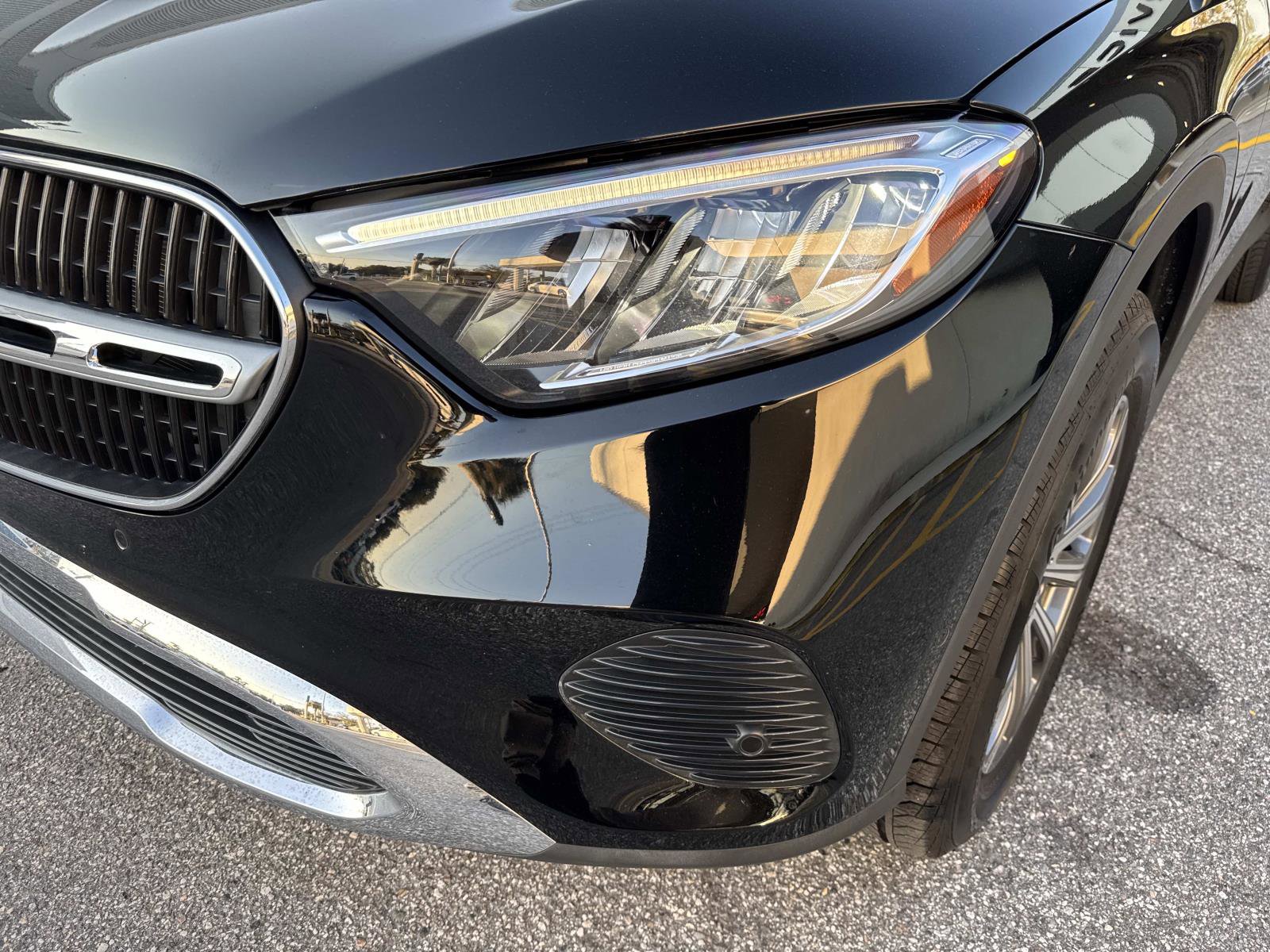 Used 2024 Mercedes-Benz GLC 300 4MATIC image 9