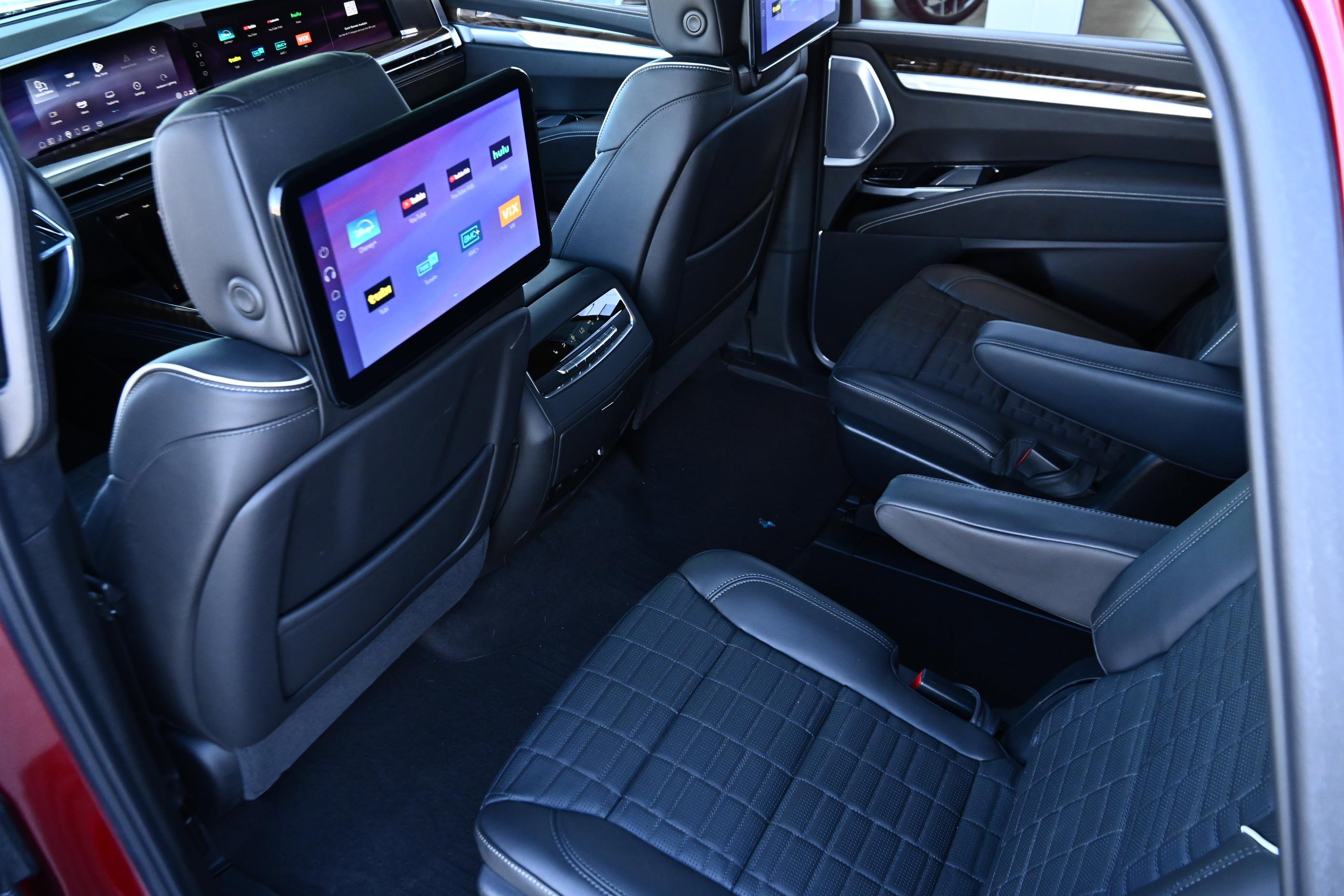 Used 2025 Cadillac Escalade Sport Platinum image 10