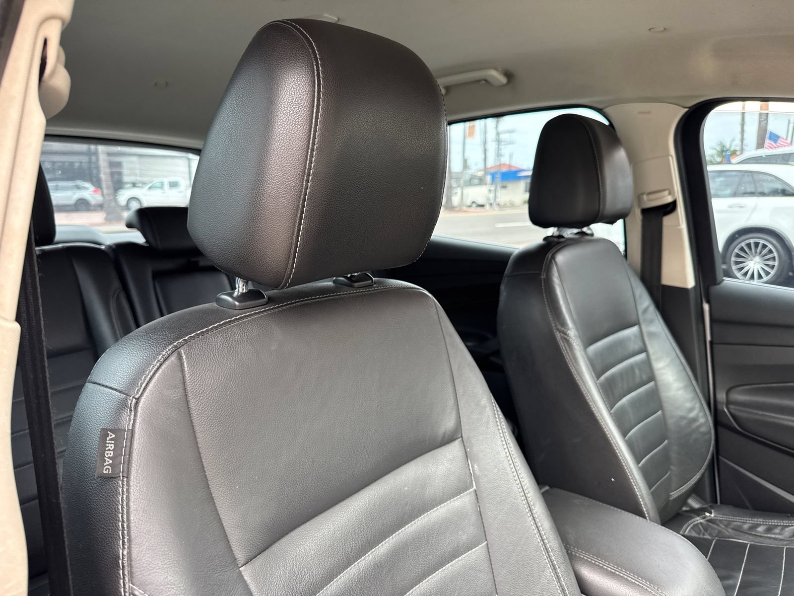 Used 2015 Ford C-MAX SEL FWD image 9