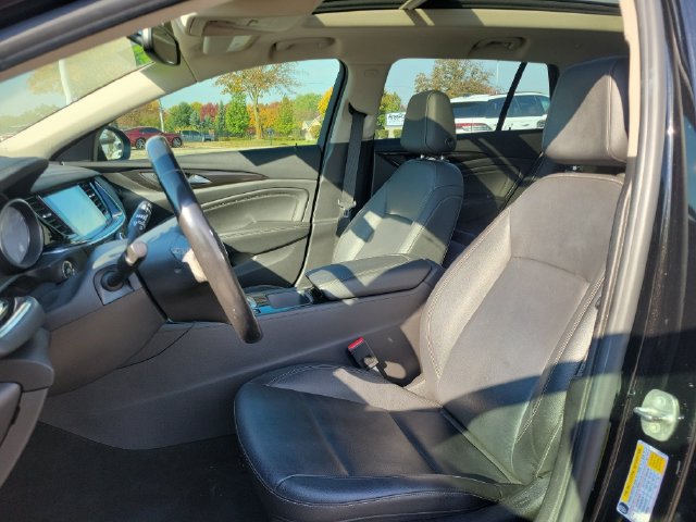 Used 2018 Buick Regal Essence w/ Sights and Sounds Package AWD/4WD image 5