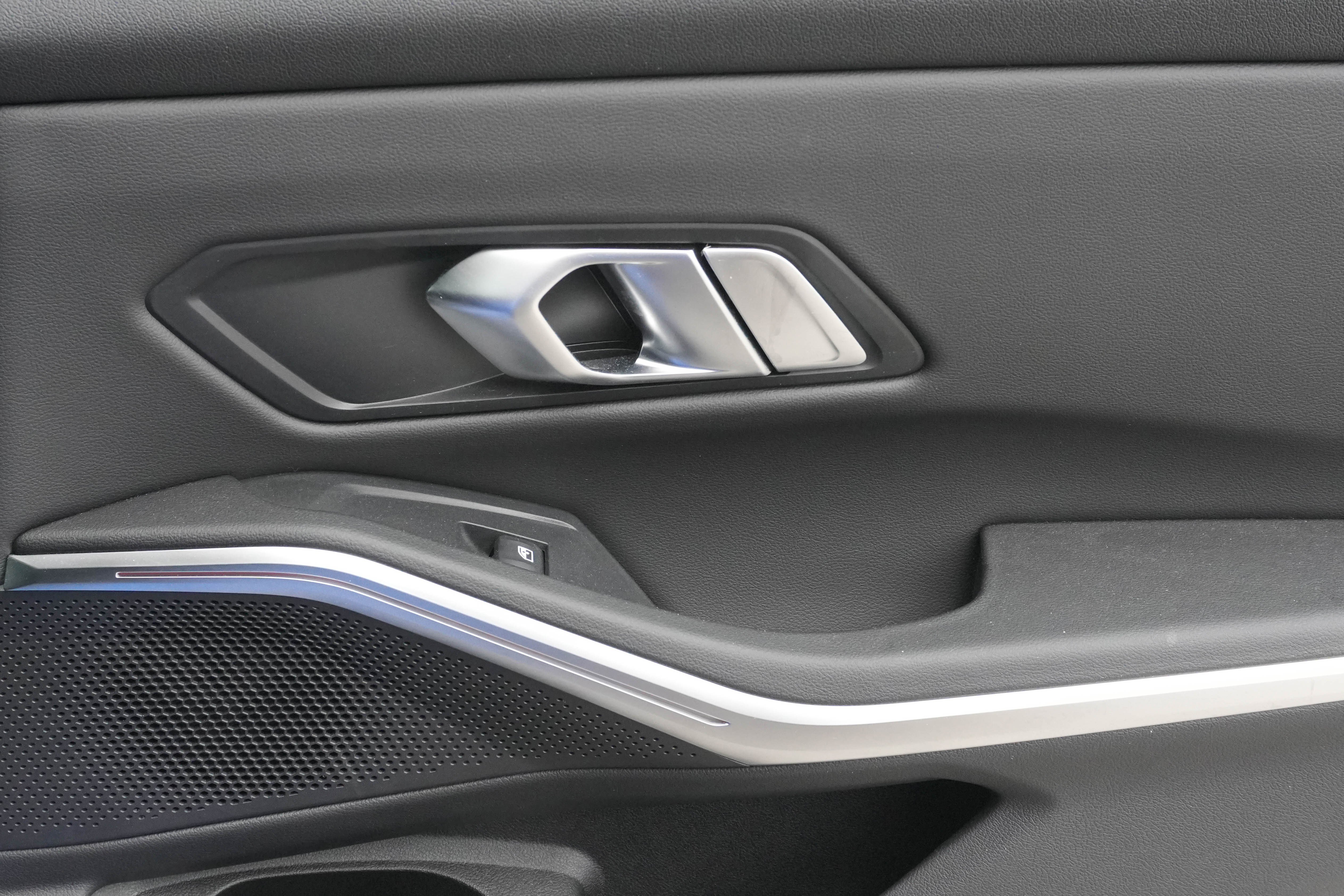 Used 2022 BMW 330i Sedan w/ M Sport Package image 32