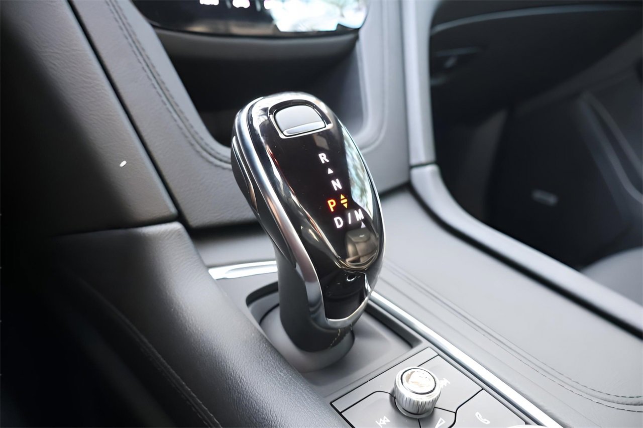 New 2025 Cadillac XT6 Luxury image 28