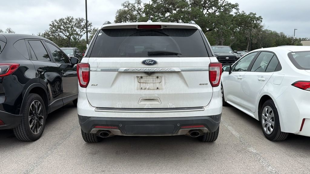 Used 2018 Ford Explorer XLT w/ Equipment Group 202A AWD/4WD image 6