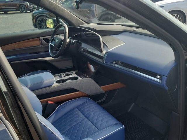 New 2026 Cadillac Vistiq Premium Luxury w/ LPO, Floor Liner Package image 28