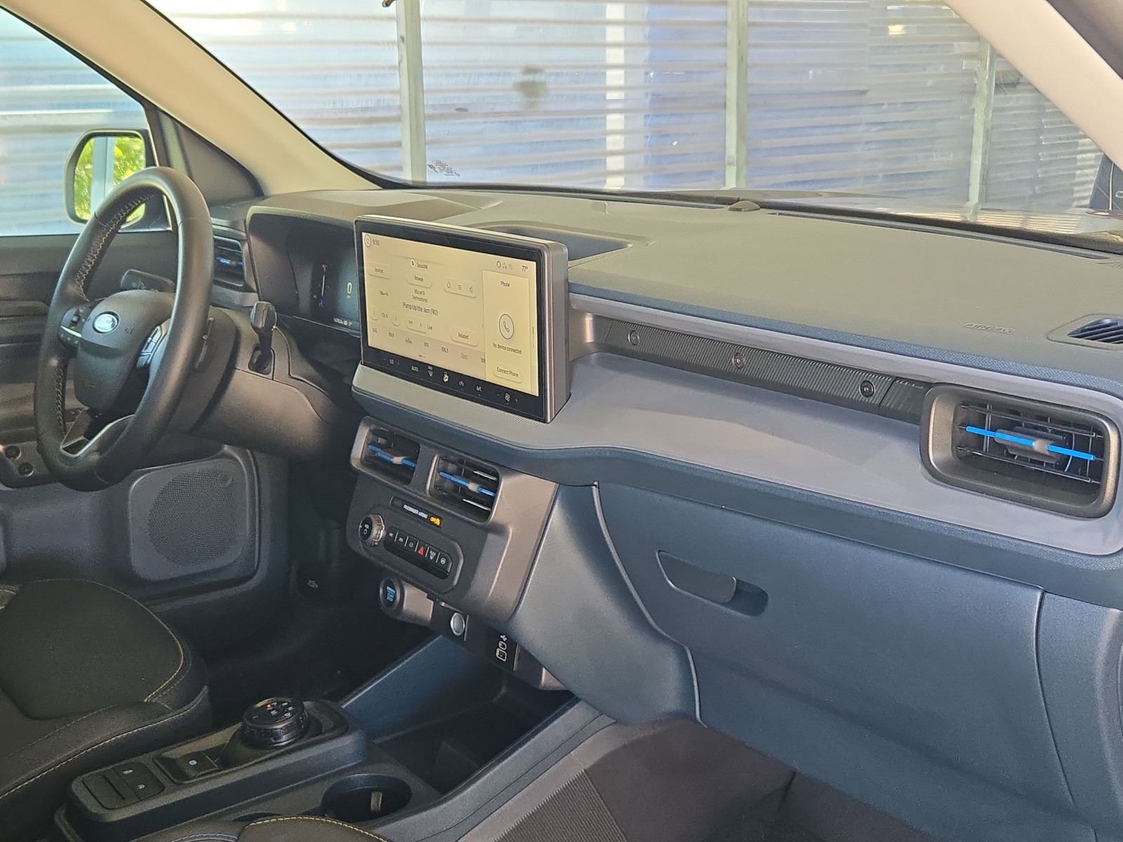 Used 2025 Ford Maverick Lobo AWD/4WD image 28