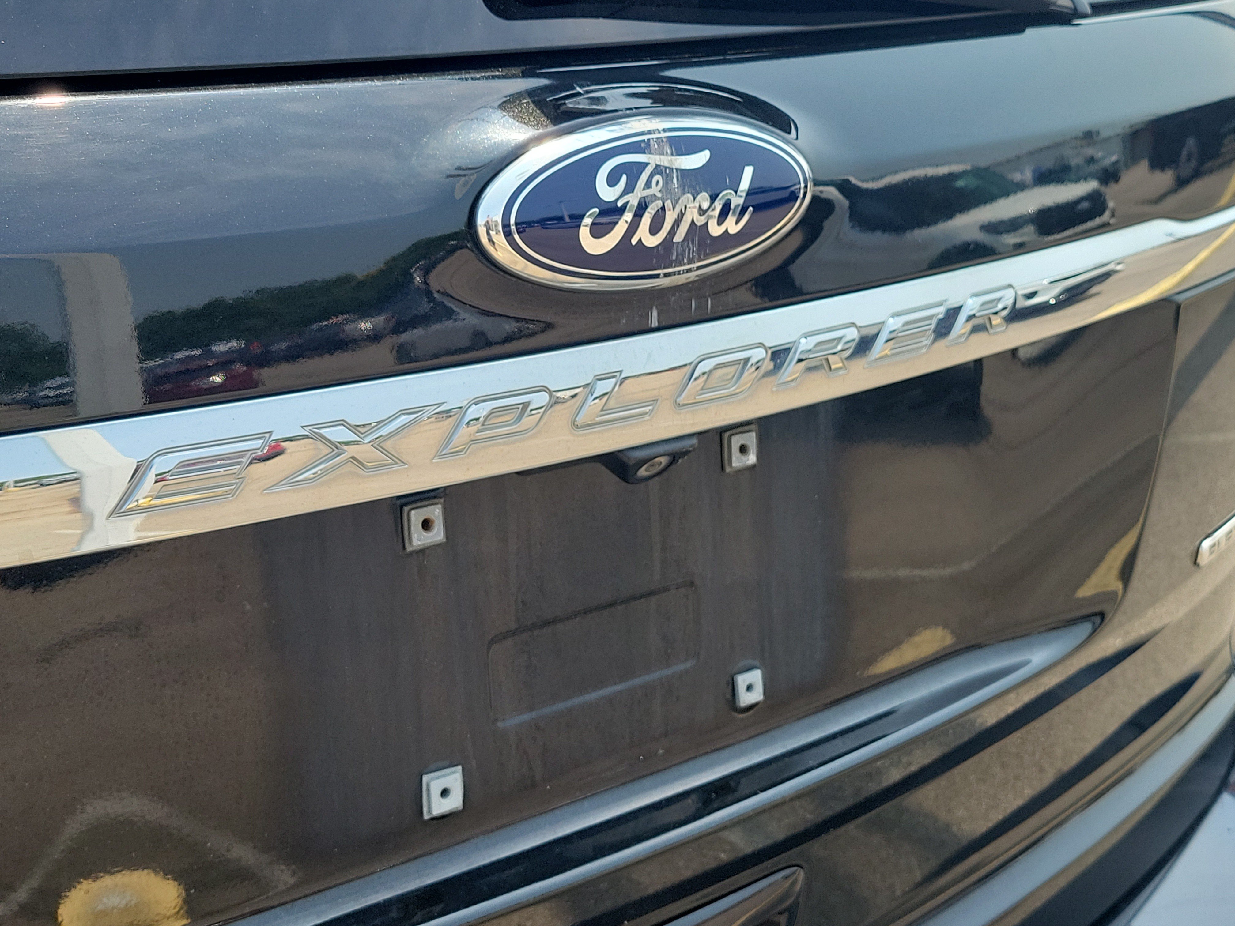 Used 2014 Ford Explorer XLT w/ Equipment Group 202A FWD image 6