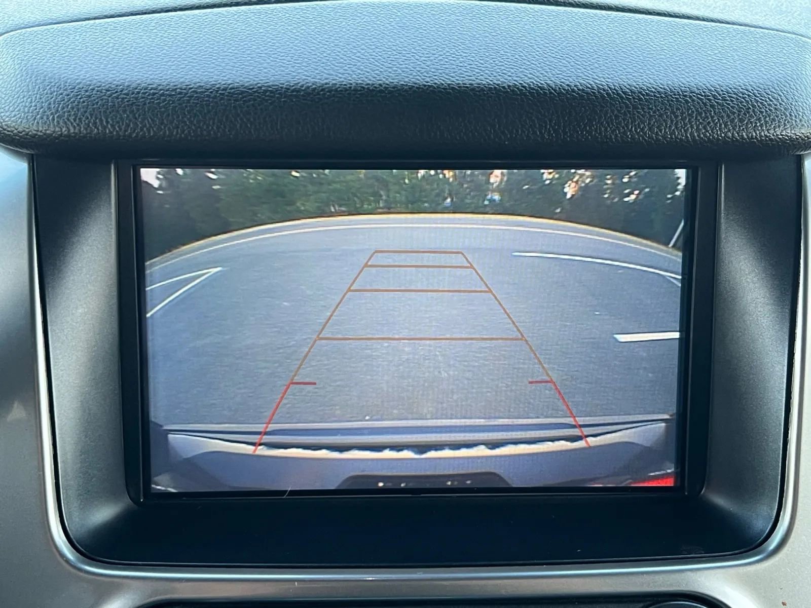 Used 2018 Chevrolet Suburban LT w/ Luxury Package image 39