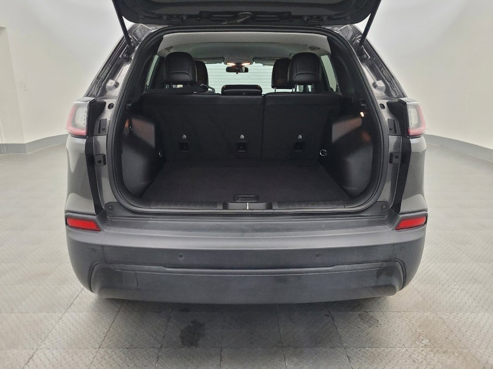 Used 2019 Jeep Cherokee Latitude Plus AWD/4WD image 29