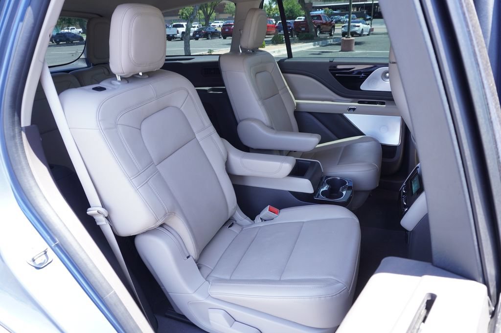 Used 2021 Lincoln Aviator Reserve w/ Equipment Group 202A AWD/4WD image 9