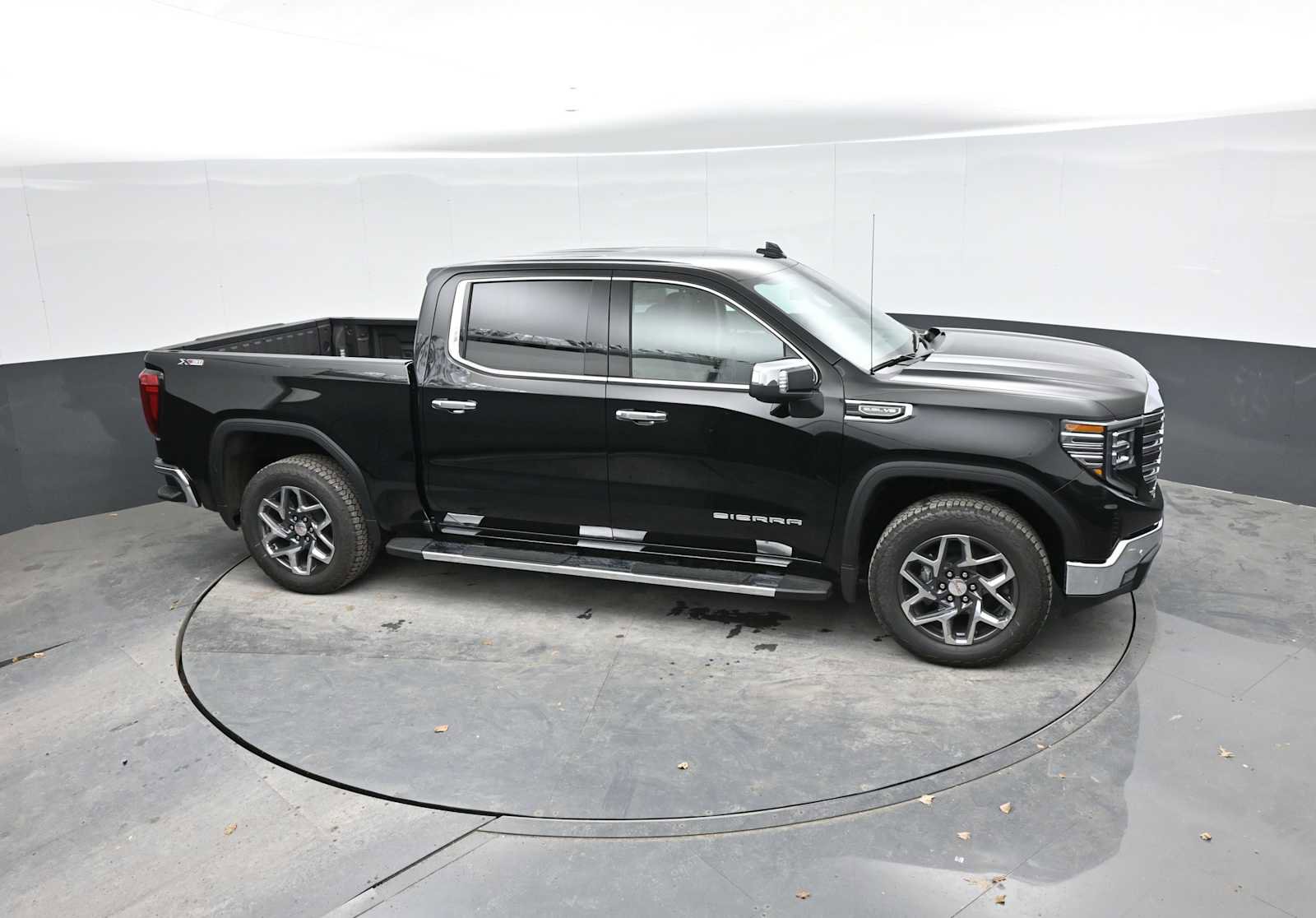 New 2026 GMC Sierra 1500 SLT w/ SLT Premium Package image 30