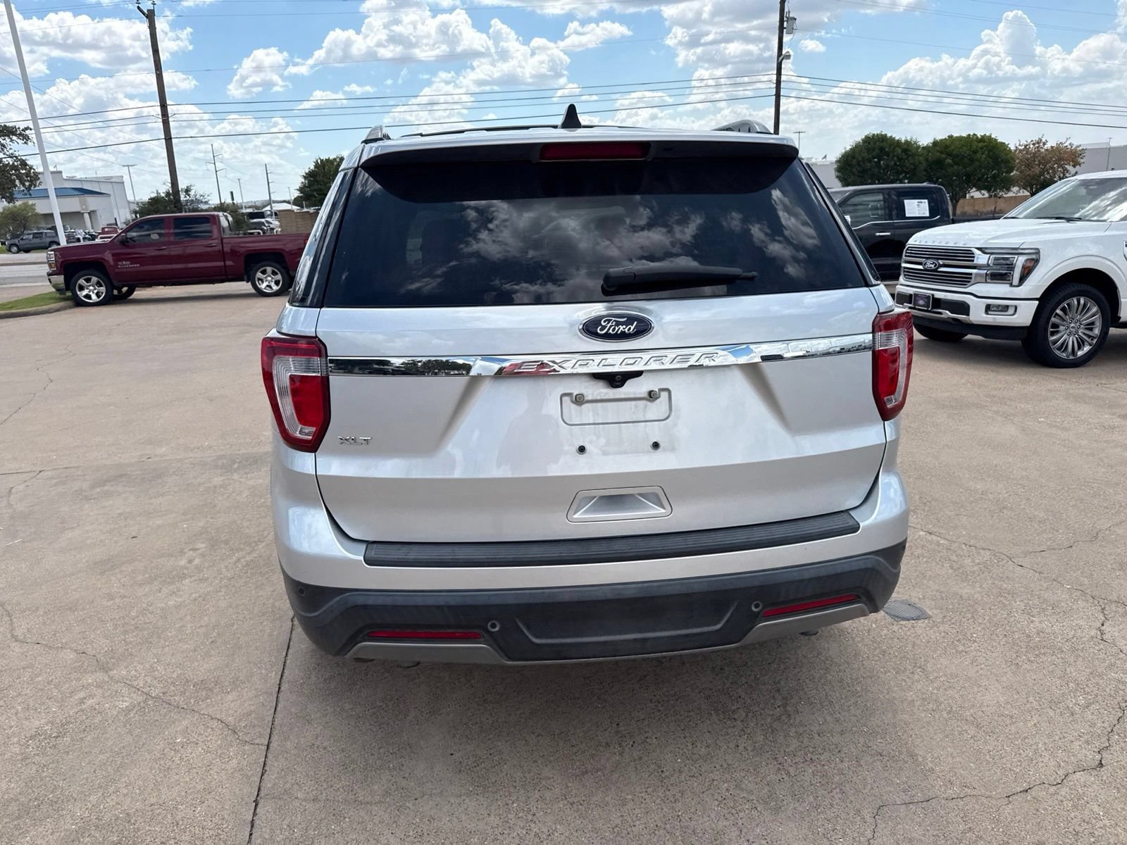 Used 2019 Ford Explorer XLT FWD image 6
