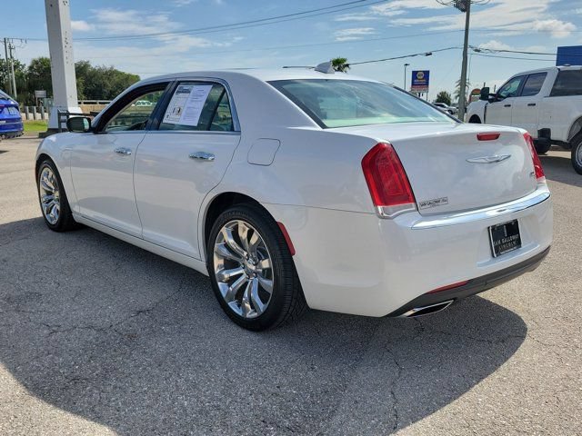 Used 2015 Chrysler 300 C RWD image 4