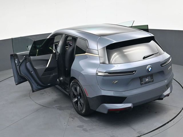 Used 2023 BMW iX xDrive50 w/ Premium Package image 39
