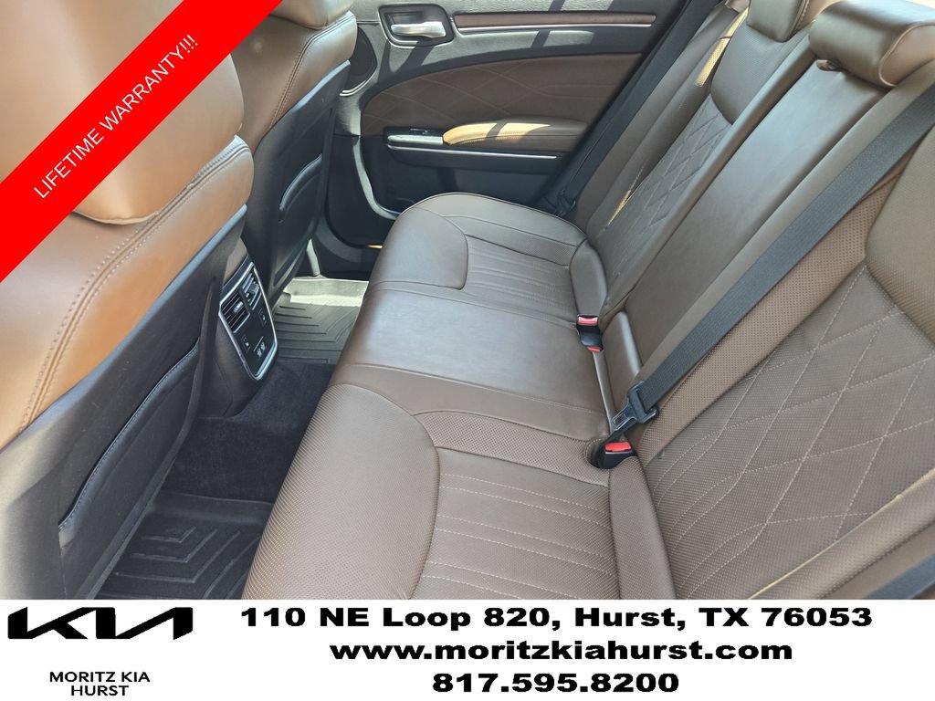 Used 2018 Chrysler 300 C w/ Sun, Sound & Nav Package RWD image 28
