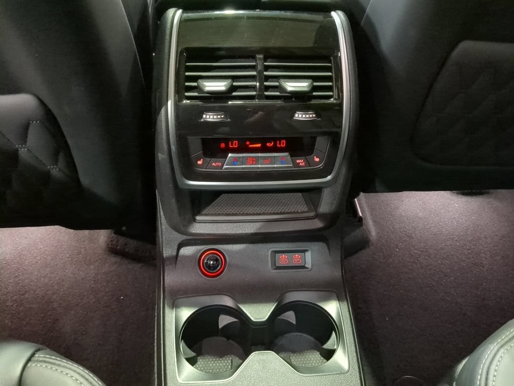 Certified 2025 BMW X7 M60i AWD/4WD image 14