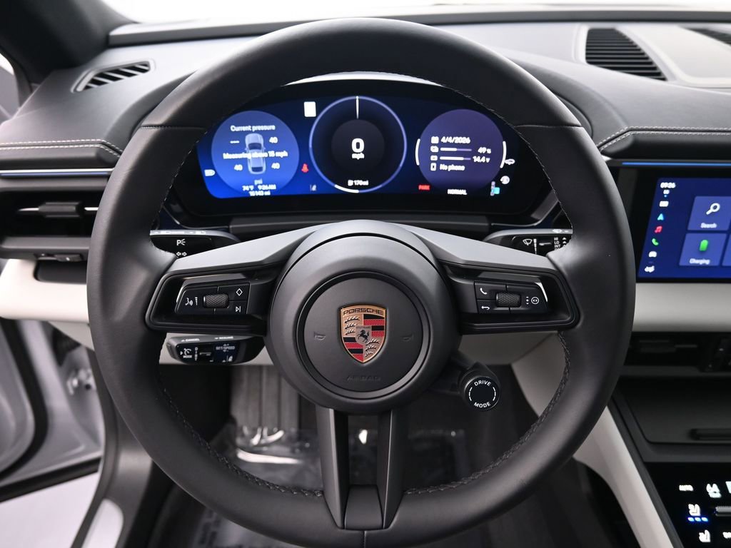 Certified 2025 Porsche Macan Electric image 12