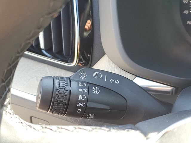 New 2026 Volvo XC60 B5 Plus w/ Protection Package Premier AWD/4WD image 11