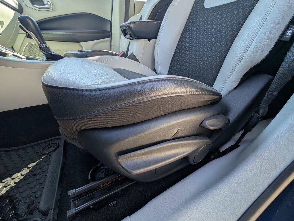 Used 2019 Jeep Compass Latitude w/ Cold Weather Group image 15