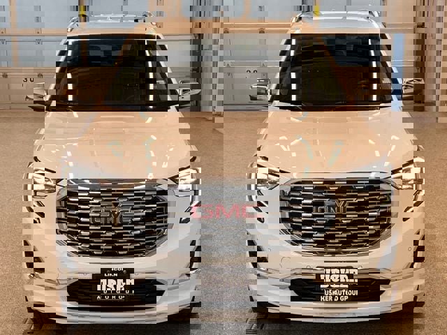 Used 2020 GMC Terrain Denali w/ Denali Premium Package image 3