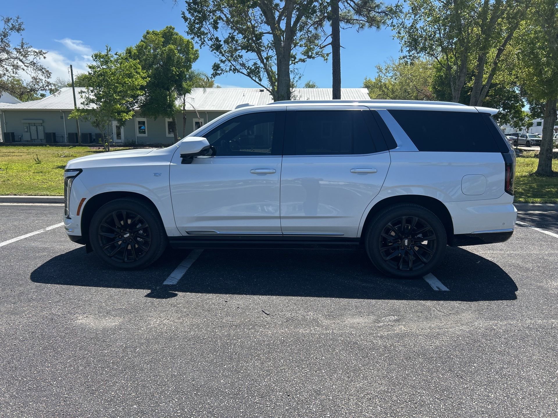 Used 2025 Cadillac Escalade Premium Luxury w/ Touring Package image 4