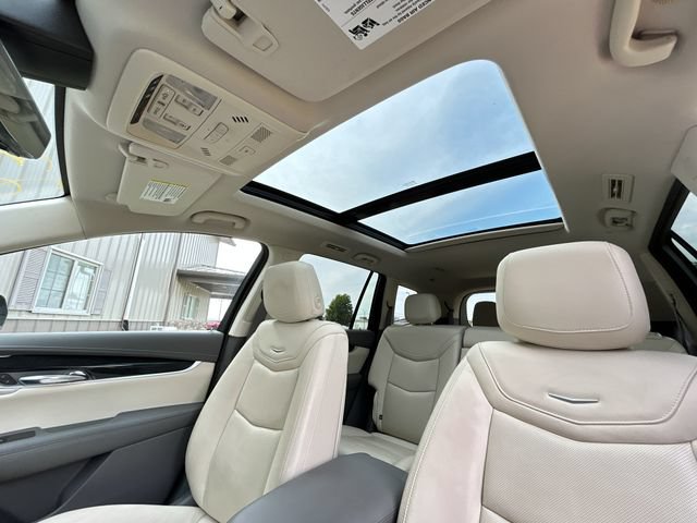 Used 2023 Cadillac XT6 Premium Luxury w/ Technology Package AWD/4WD image 34