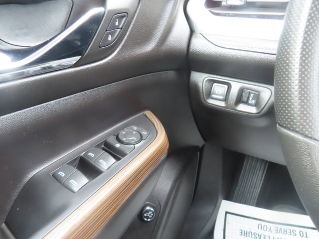 Used 2023 GMC Acadia SLE w/ Driver Convenience Package image 32