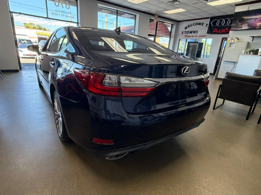 Used 2016 Lexus ES 350 w/ Luxury Package w/Wood Trim FWD image 10