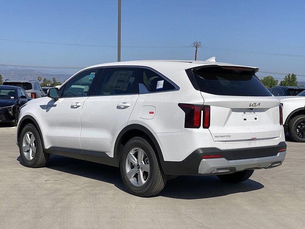 New 2026 Kia Sorento LX FWD image 6