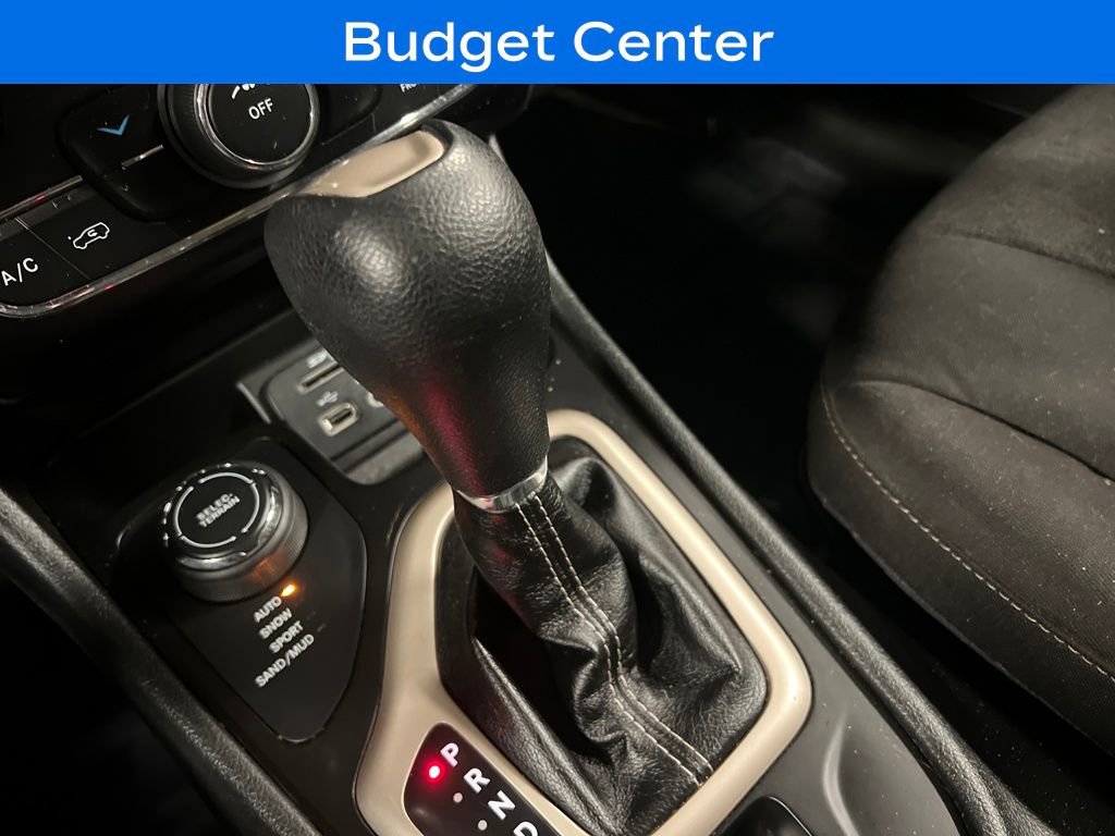 Used 2014 Jeep Cherokee Latitude w/ Cold Weather Group image 23