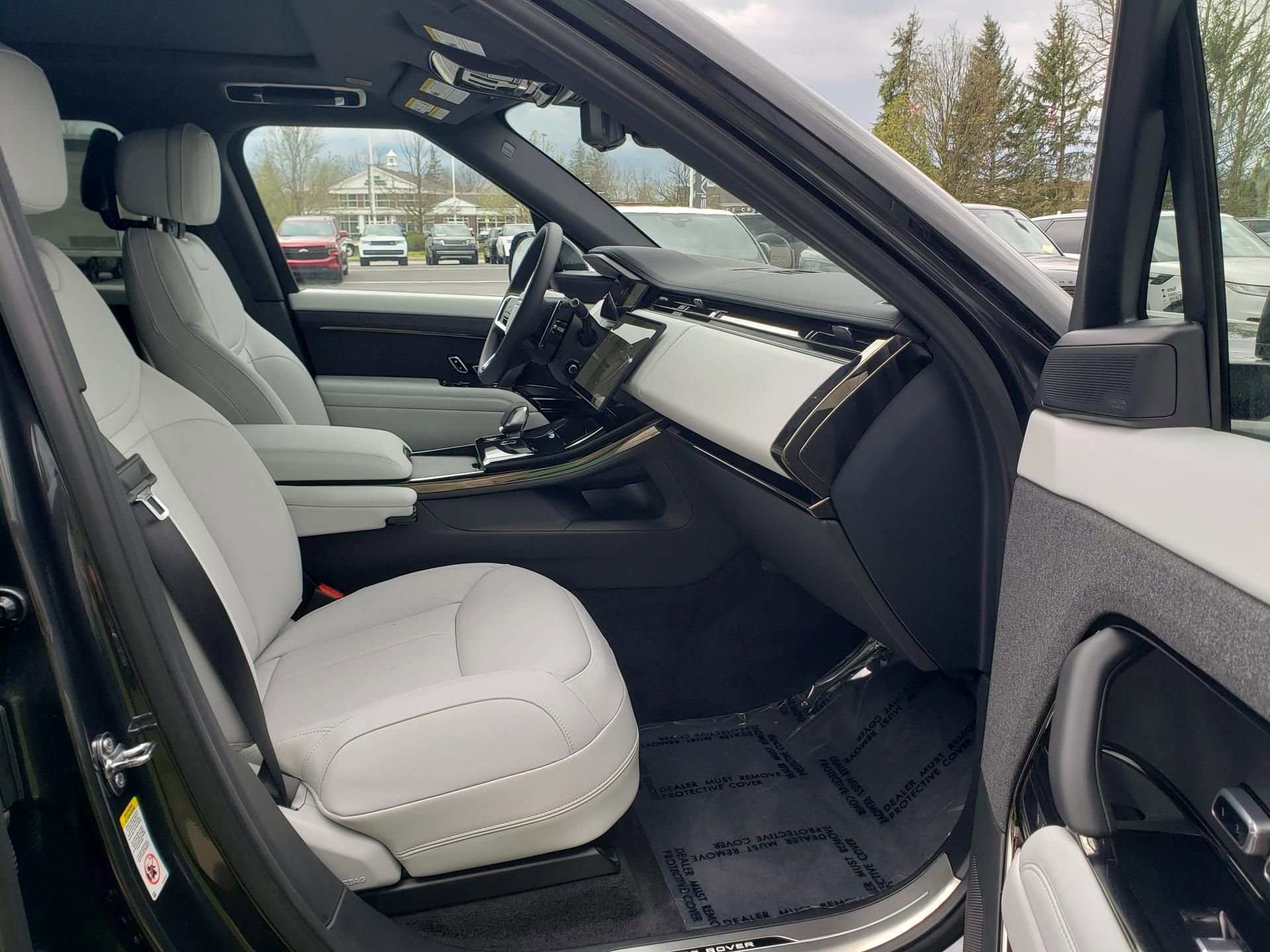 New 2026 Land Rover Range Rover Sport SE AWD/4WD image 17