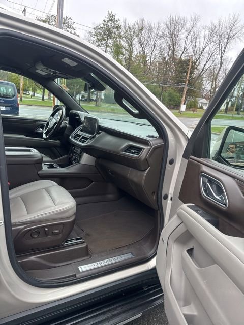 Used 2022 Chevrolet Suburban LT AWD/4WD image 19