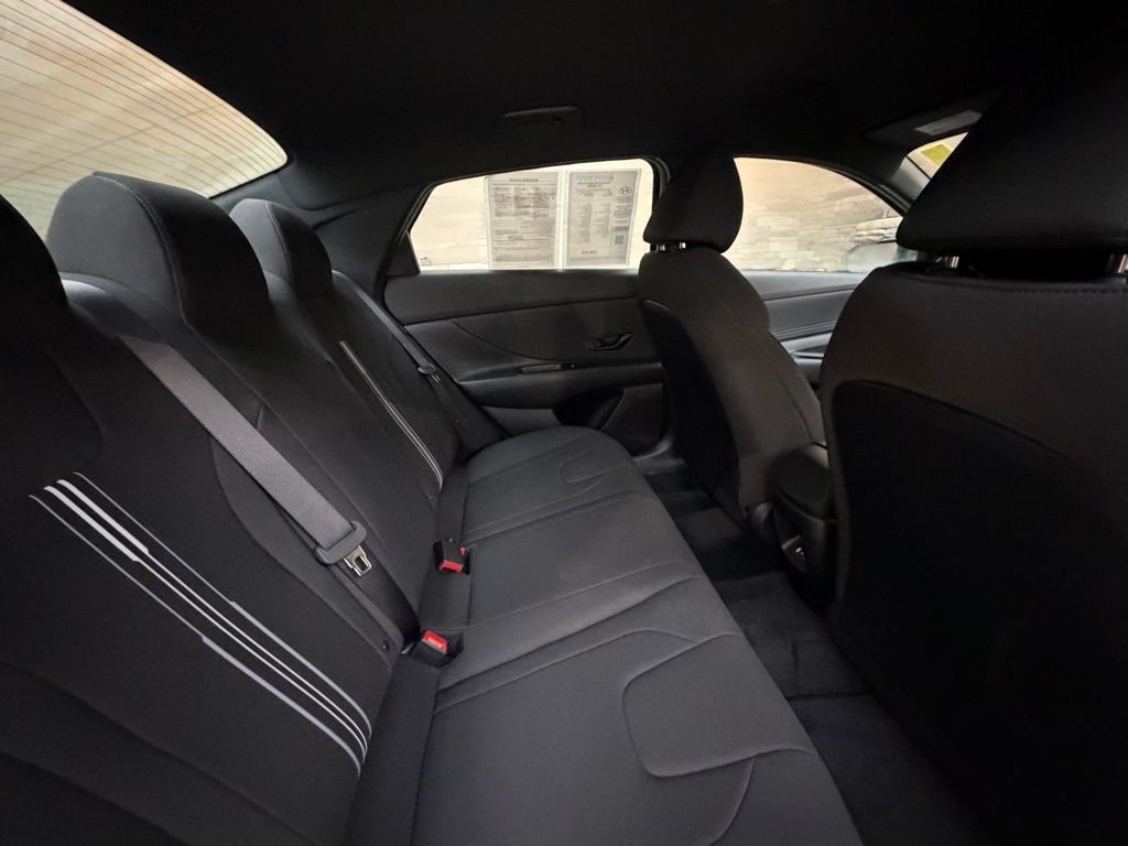 Used 2025 Hyundai Elantra SEL w/ Cargo Package FWD image 29