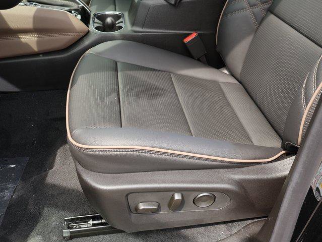 New 2025 GMC Canyon Denali image 40