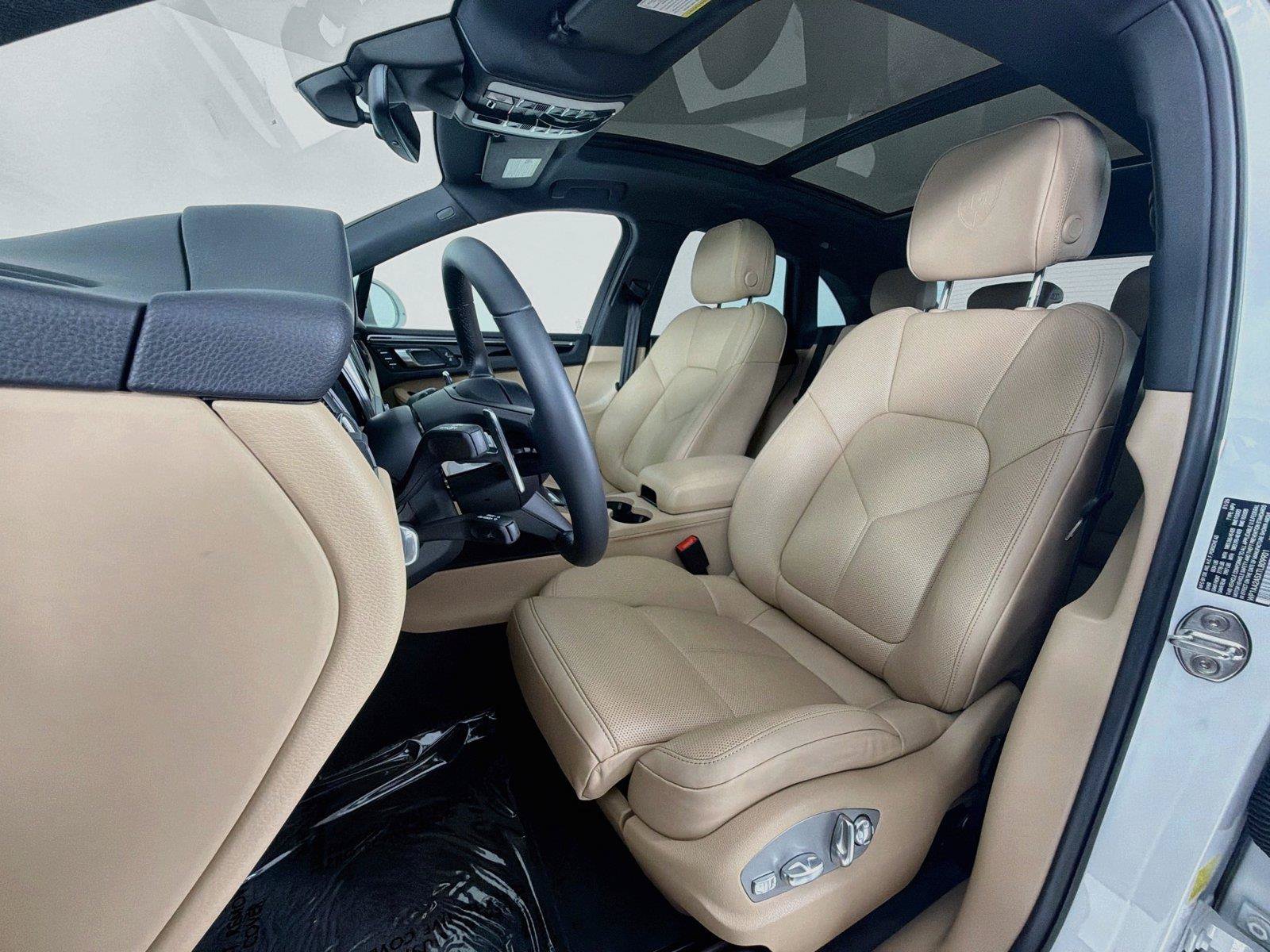Certified 2026 Porsche Macan Turbo AWD/4WD image 5
