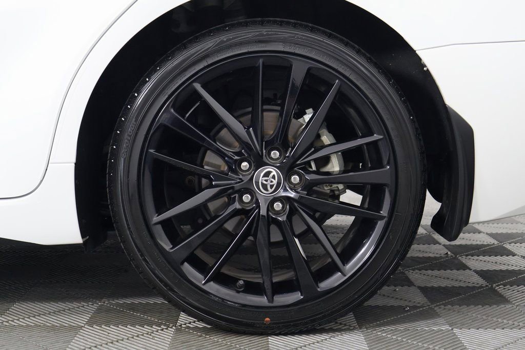 Used 2021 Toyota Camry XSE image 16