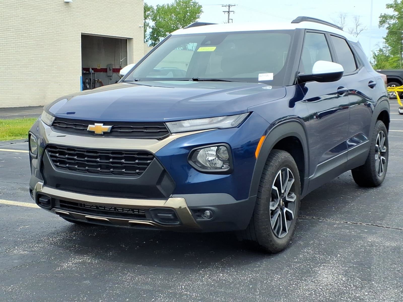 Used 2023 Chevrolet TrailBlazer ACTIV w/ Convenience Package AWD/4WD image 2