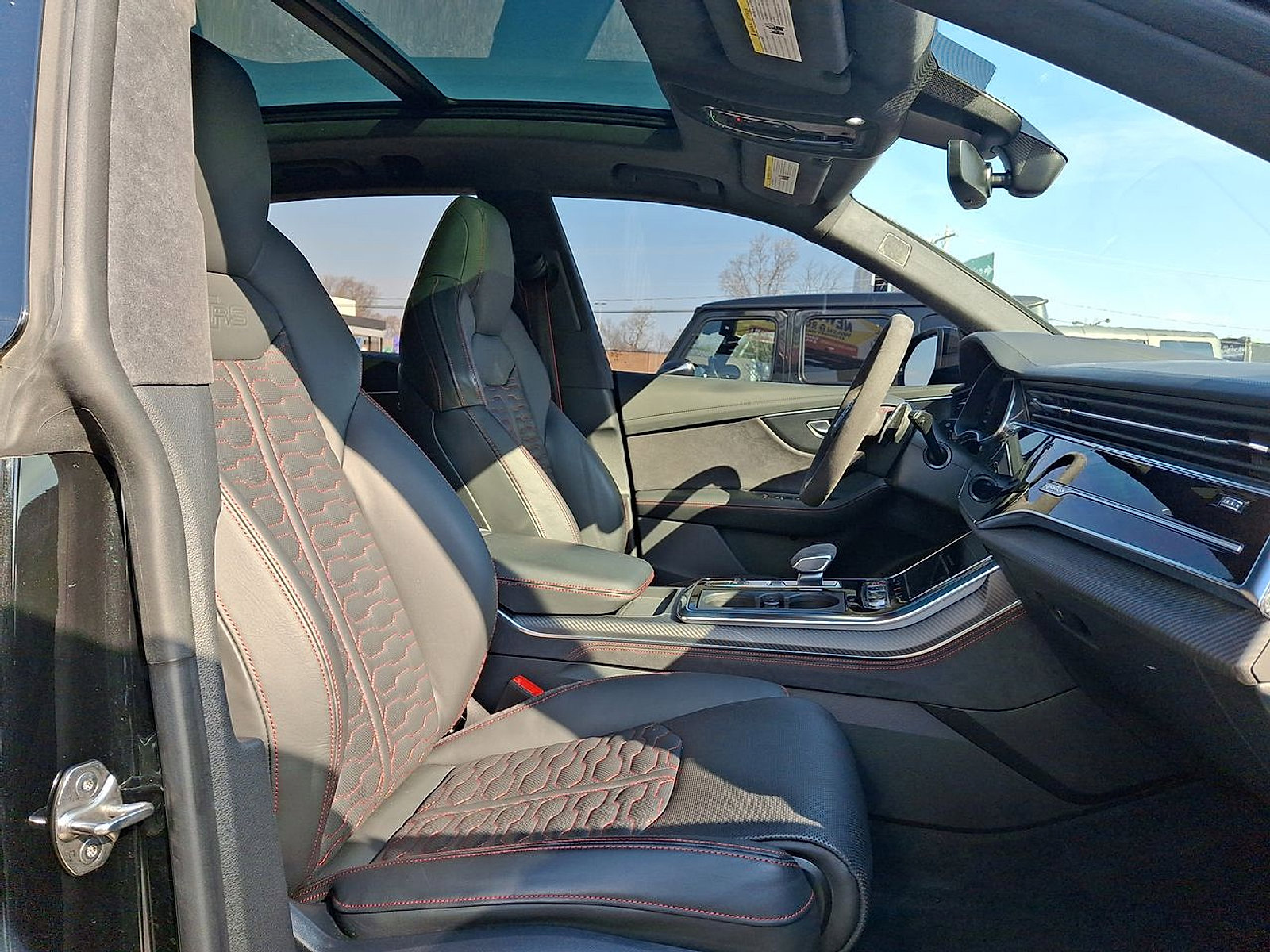 Used 2024 Audi RS Q8 image 30