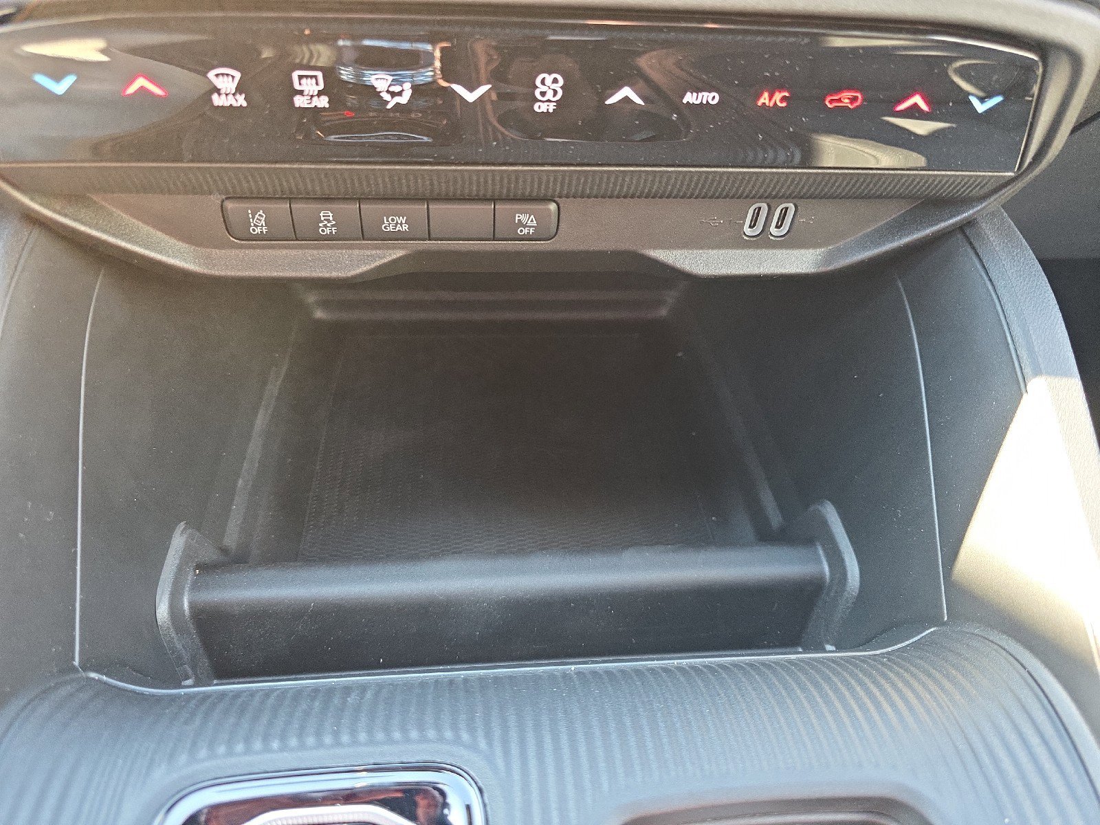 New 2026 Jeep Cherokee Limited image 36