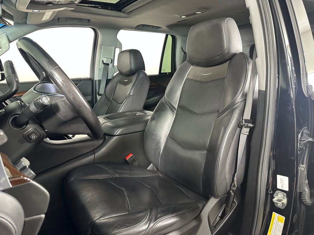 Used 2020 Cadillac Escalade Luxury AWD/4WD image 14