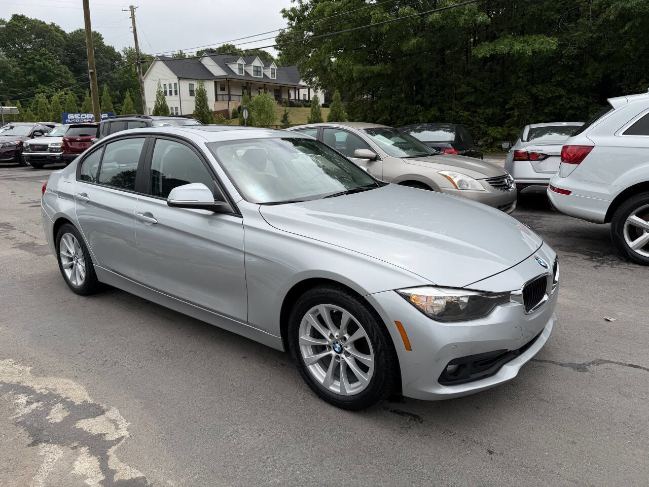 Used 2017 BMW 320i Sedan w/ Premium Package RWD image 3