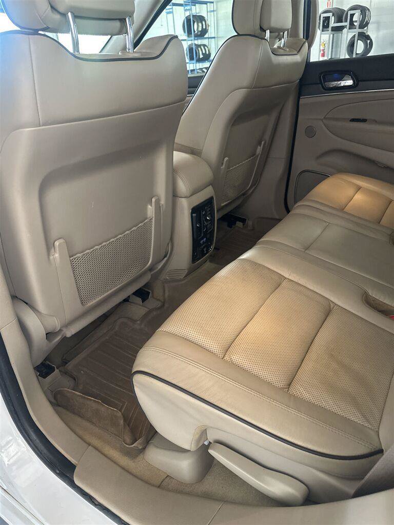 Used 2020 Jeep Grand Cherokee Overland AWD/4WD image 23